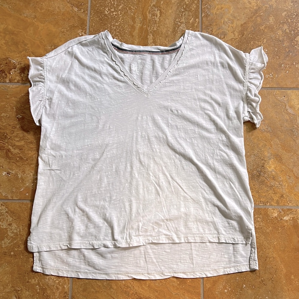 Anthropologie Pilcro ruffle sleeve v neck oversized T like new size small ecru